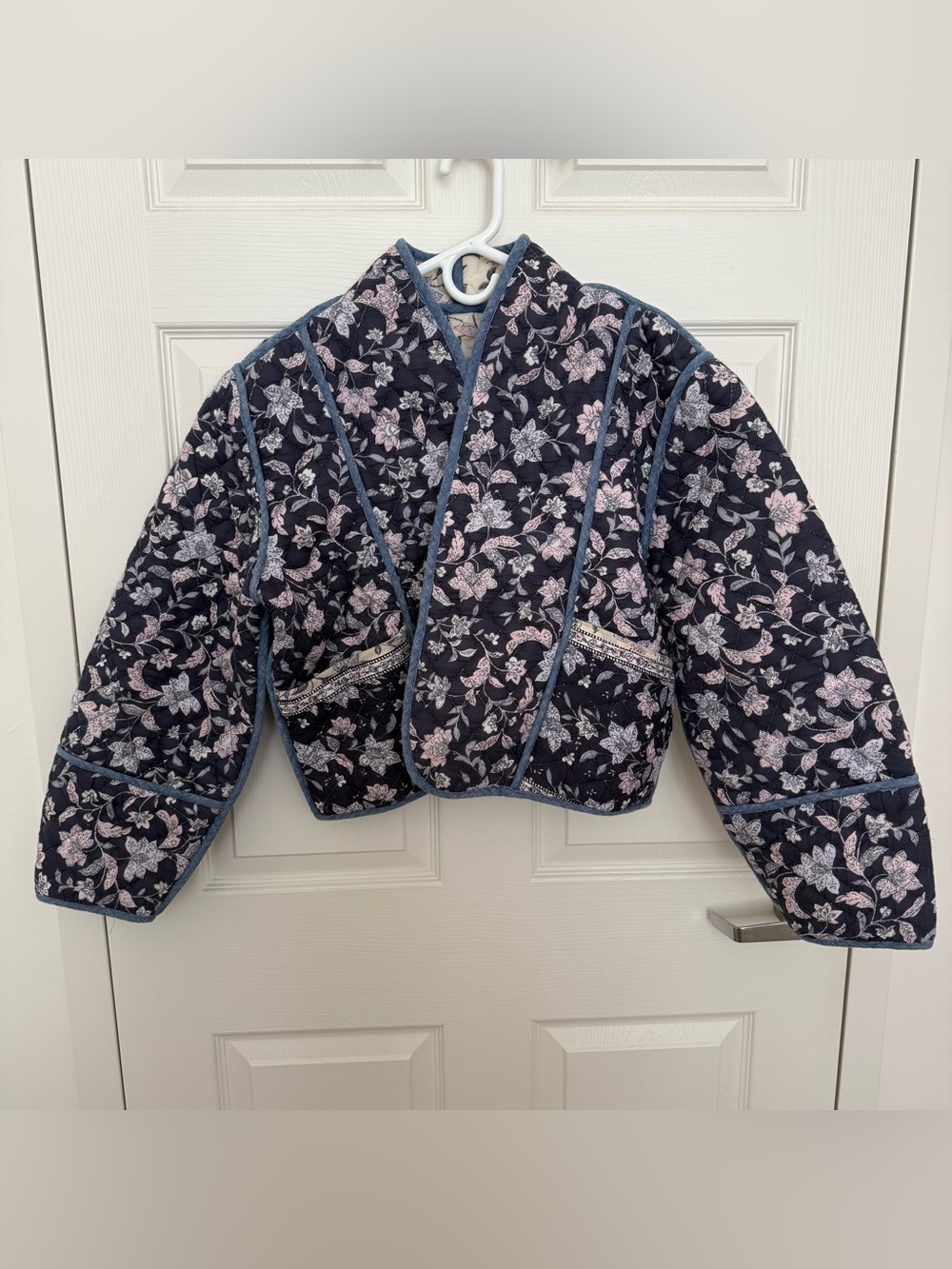 MNG Quilted Cotton Reversible Floral Blue Jacket Size Large